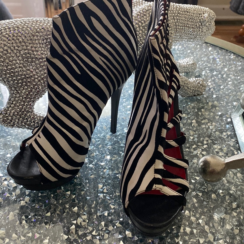 Women heeled peep toe booties